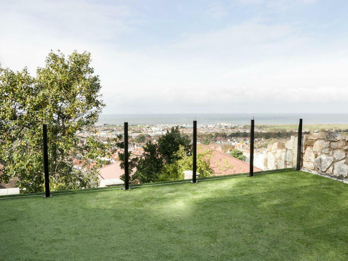 Hillside Cottage เพรสตาติน ภายนอก รูปภาพ
